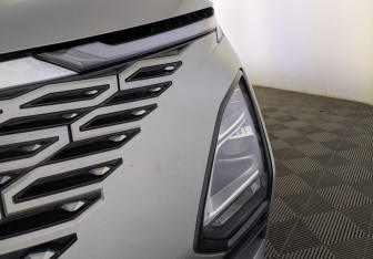 Подержанный автомобиль Omoda C5 2023 года (11 фото)