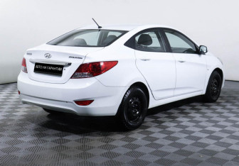 Подержанный автомобиль Hyundai Solaris Sedan 2012 года (3 фото)