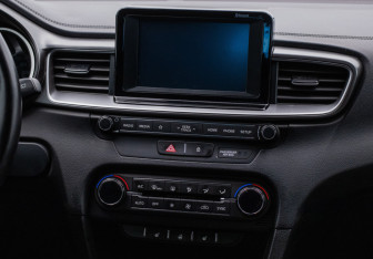 Подержанный автомобиль Kia Ceed Hatchback 2019 года (14 фото)