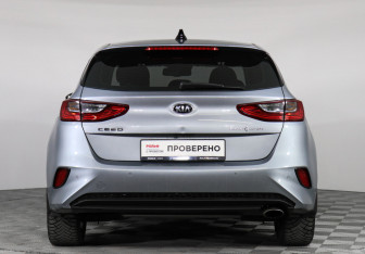 Подержанный автомобиль Kia Ceed Hatchback 2018 года (6 фото)