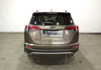 Подержанный автомобиль Toyota RAV4 2019 года (6 фото)