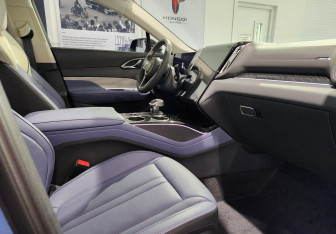 Новый Hongqi HS3 2024 (9 фото)