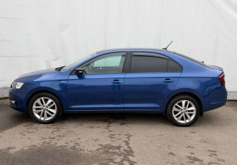 Подержанный автомобиль Skoda Rapid Liftback 2018 года (8 фото)