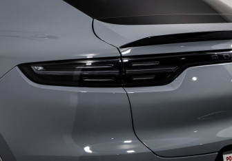 Подержанный автомобиль Porsche Cayenne 2021 года (16 фото)