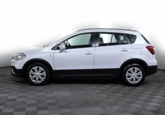 Подержанный автомобиль Suzuki SX4 Hatchback 2018 года (3 фото)