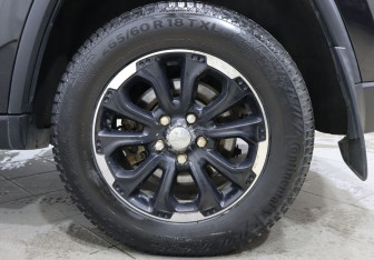 Подержанный автомобиль Jeep Grand Cherokee 2012 года (9 фото)