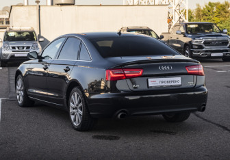 Подержанный автомобиль Audi A6 Sedan 2012 года (7 фото)