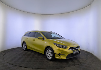 Подержанный автомобиль Kia Ceed Wagon 2021 года (3 фото)