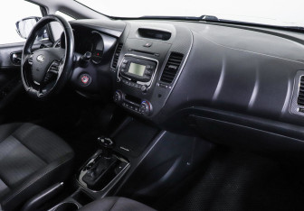 Подержанный автомобиль Kia Cerato Sedan 2016 года (5 фото)