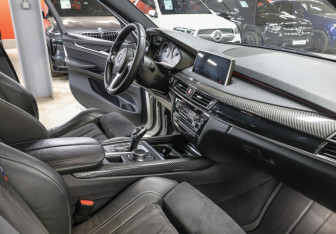 Подержанный автомобиль BMW X5 2017 года (11 фото)