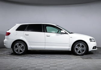 Подержанный автомобиль Audi A3 Hatchback 2012 года (13 фото)