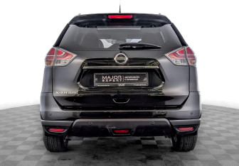Подержанный автомобиль Nissan X-Trail 2016 года (6 фото)