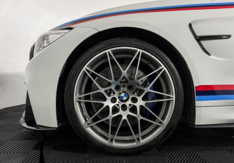Подержанный автомобиль BMW M4 Coupe 2016 года (7 фото)