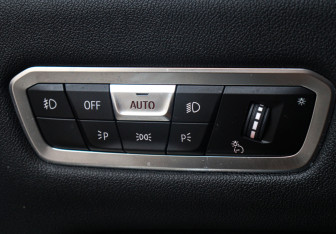 Подержанный автомобиль BMW X7 2022 года (24 фото)