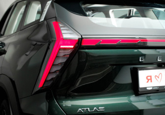 Новый Geely Atlas 2026 (20 фото)