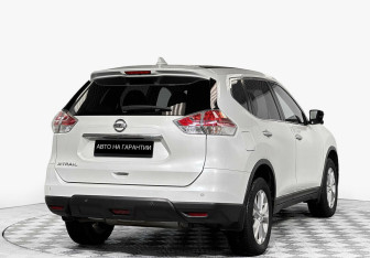 Подержанный автомобиль Nissan X-Trail 2017 года (5 фото)