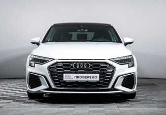 Подержанный автомобиль Audi A3 Hatchback 2021 года (2 фото)