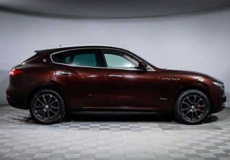 Подержанный автомобиль Maserati Levante 2017 года (4 фото)