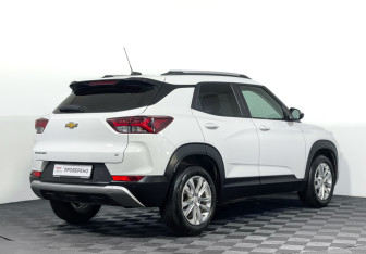 Подержанный автомобиль Chevrolet TrailBlazer 2021 года (5 фото)