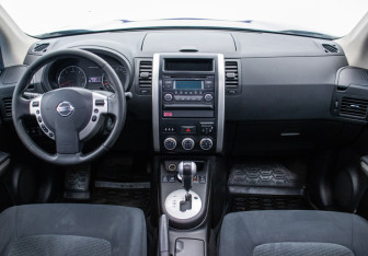 Подержанный автомобиль Nissan X-Trail 2014 года (13 фото)