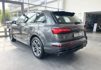 Новый Audi Q7 2025 (6 фото)