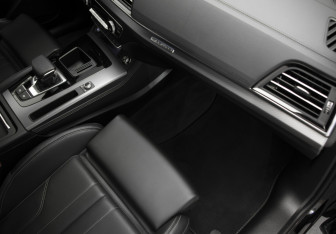 Подержанный автомобиль Audi Q5 2024 года (31 фото)