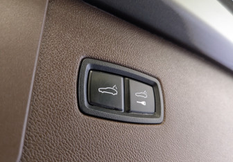 Подержанный автомобиль Porsche Cayenne 2018 года (11 фото)