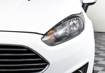 Подержанный автомобиль Ford Fiesta Sedan 2016 года (7 фото)