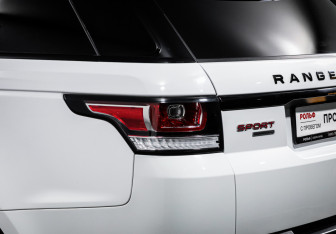 Подержанный автомобиль Land Rover Range Rover Sport 2013 года (17 фото)