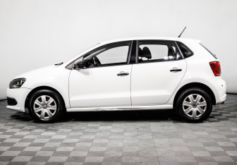 Подержанный автомобиль Volkswagen Polo Hatchback 2010 года (8 фото)