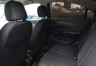 Подержанный автомобиль Chevrolet Aveo Sedan 2014 года (10 фото)
