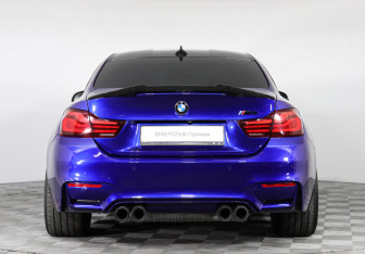 Подержанный автомобиль BMW M4 Coupe 2020 года (4 фото)