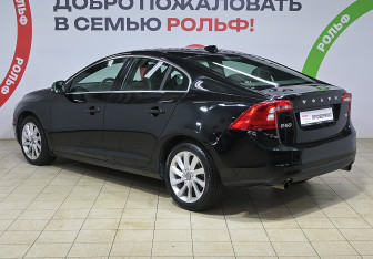 Подержанный автомобиль Volvo S60 2017 года (6 фото)