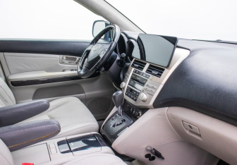 Подержанный автомобиль Lexus RX 2007 года (9 фото)