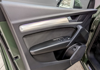 Подержанный автомобиль Audi Q5 2021 года (19 фото)