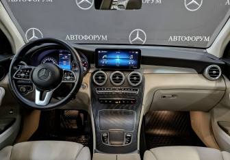 Подержанный автомобиль Mercedes-Benz GLC Coupe 2022 года (14 фото)