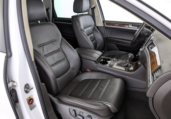 Подержанный автомобиль Volkswagen Touareg 2013 года (24 фото)