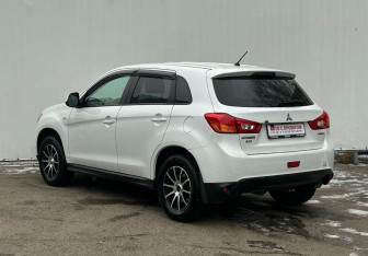Подержанный автомобиль Mitsubishi ASX 2014 года (7 фото)