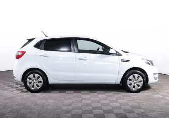 Подержанный автомобиль Kia Rio Hatchback 2012 года (4 фото)