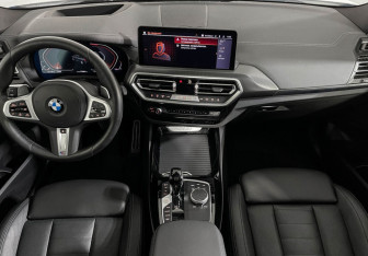Подержанный автомобиль BMW X3 2023 года (11 фото)