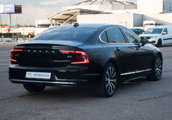 Подержанный автомобиль Volvo S90 2021 года (5 фото)