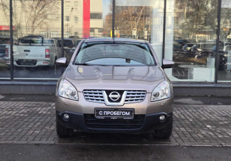Подержанный автомобиль Nissan Qashqai 2009 года (2 фото)