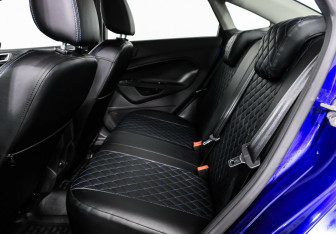 Подержанный автомобиль Ford Fiesta Sedan 2015 года (11 фото)