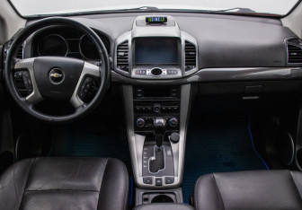 Подержанный автомобиль Chevrolet Captiva 2014 года (13 фото)