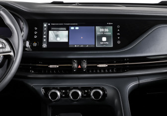 Подержанный автомобиль Changan CS95 2023 года (14 фото)