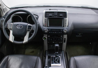 Подержанный автомобиль Toyota Land Cruiser Prado 2013 года (13 фото)