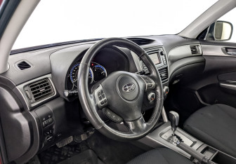 Подержанный автомобиль Subaru Forester Suv 2012 года (16 фото)