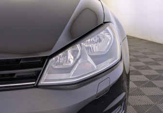 Подержанный автомобиль Volkswagen Golf Hatchback 2016 года (11 фото)