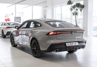 Новый Changan UNI-V 2024 (4 фото)