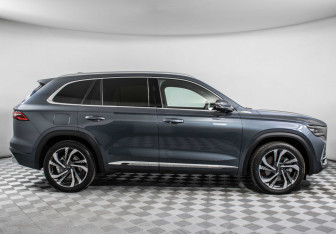 Подержанный автомобиль Geely Monjaro 2022 года (4 фото)